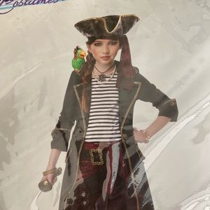 Girls’ pirate costume